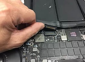 macbook air 13 inch battery when off