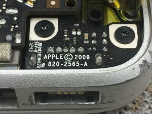 MacBook battery not charging - faulty diode on DC board